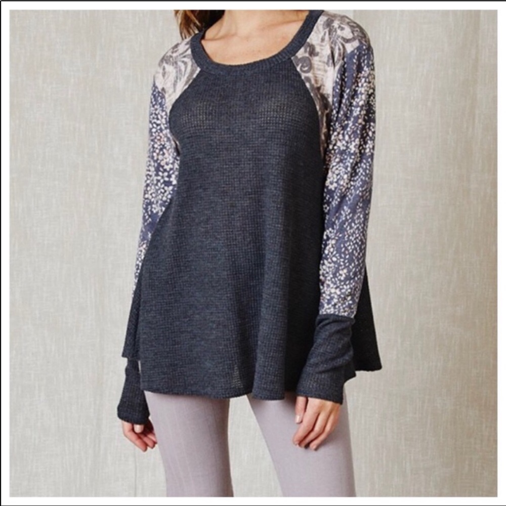 New!  Beautiful Contrast Tunic Top Sizes S, M